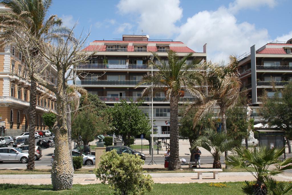 La Casa Sul Mare Bed and Breakfast Civitavecchia Exteriör bild