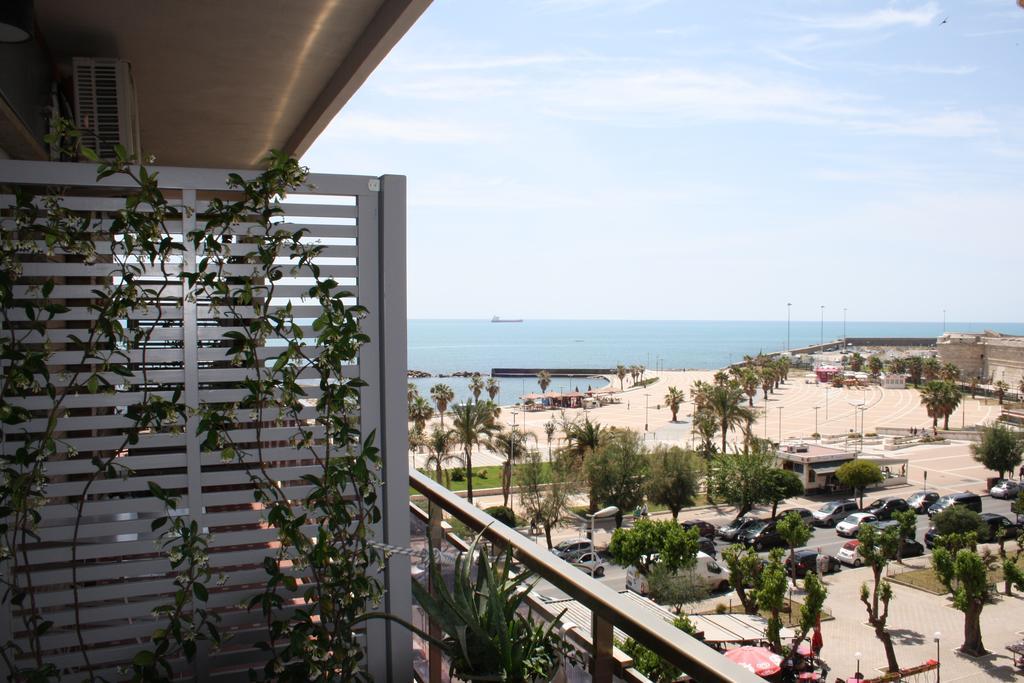 La Casa Sul Mare Bed and Breakfast Civitavecchia Exteriör bild